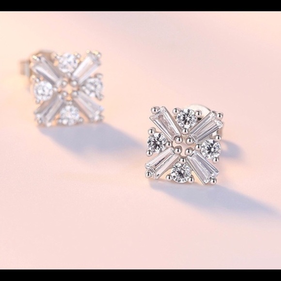 AAA cz baguette 925 studs - Picture 5 of 8